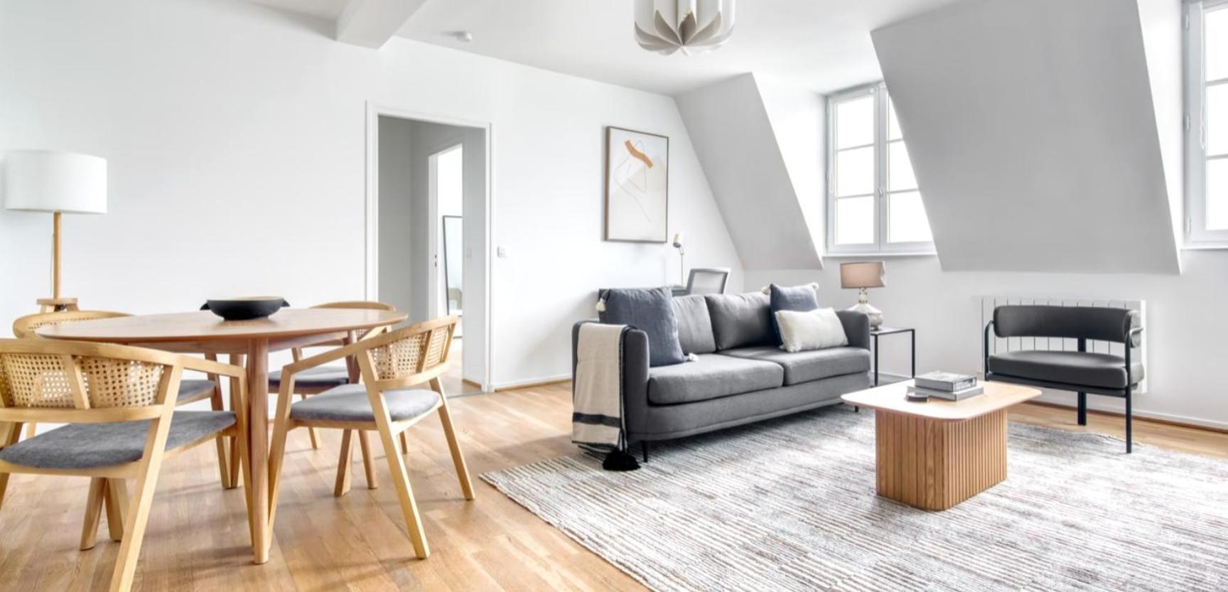 Meuble, Trois *